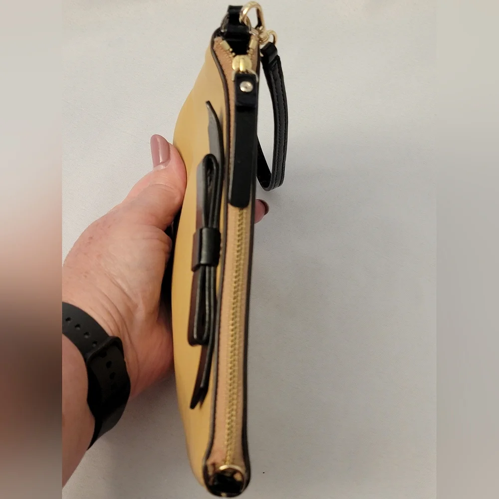 Kate Spade Cow Leather Tan and Black Wristlet